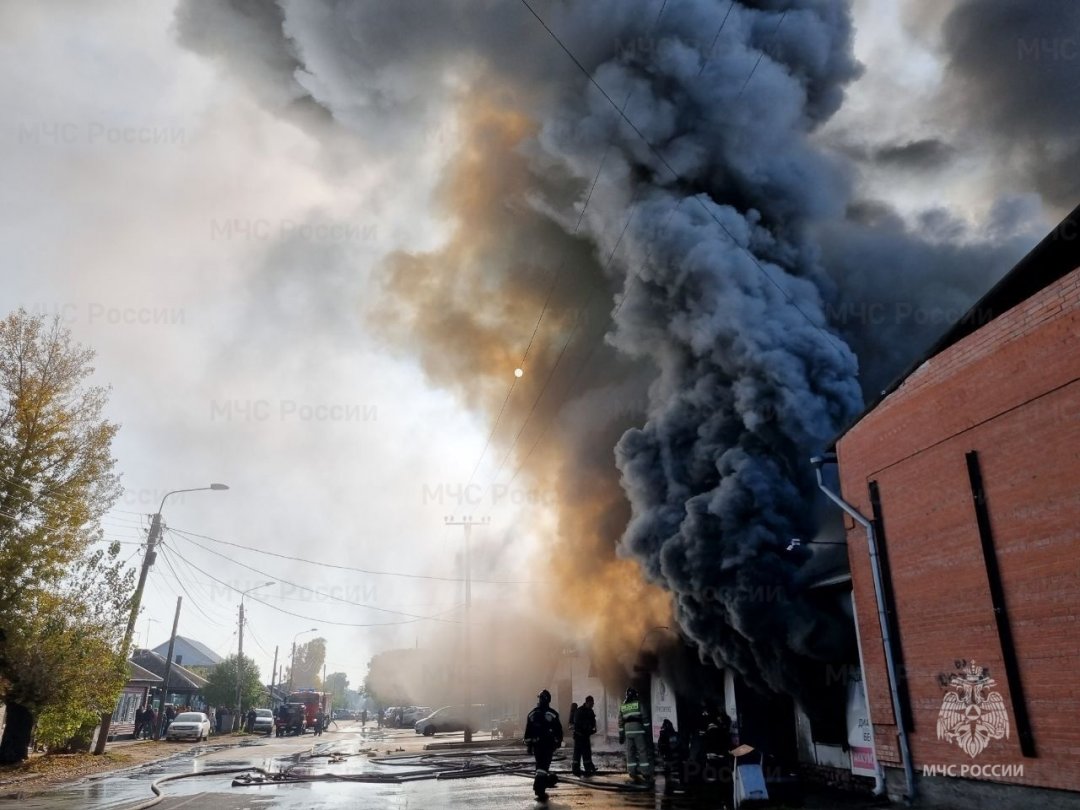 Загорание здания автосервиса в Минусинском районе 04.10.2023